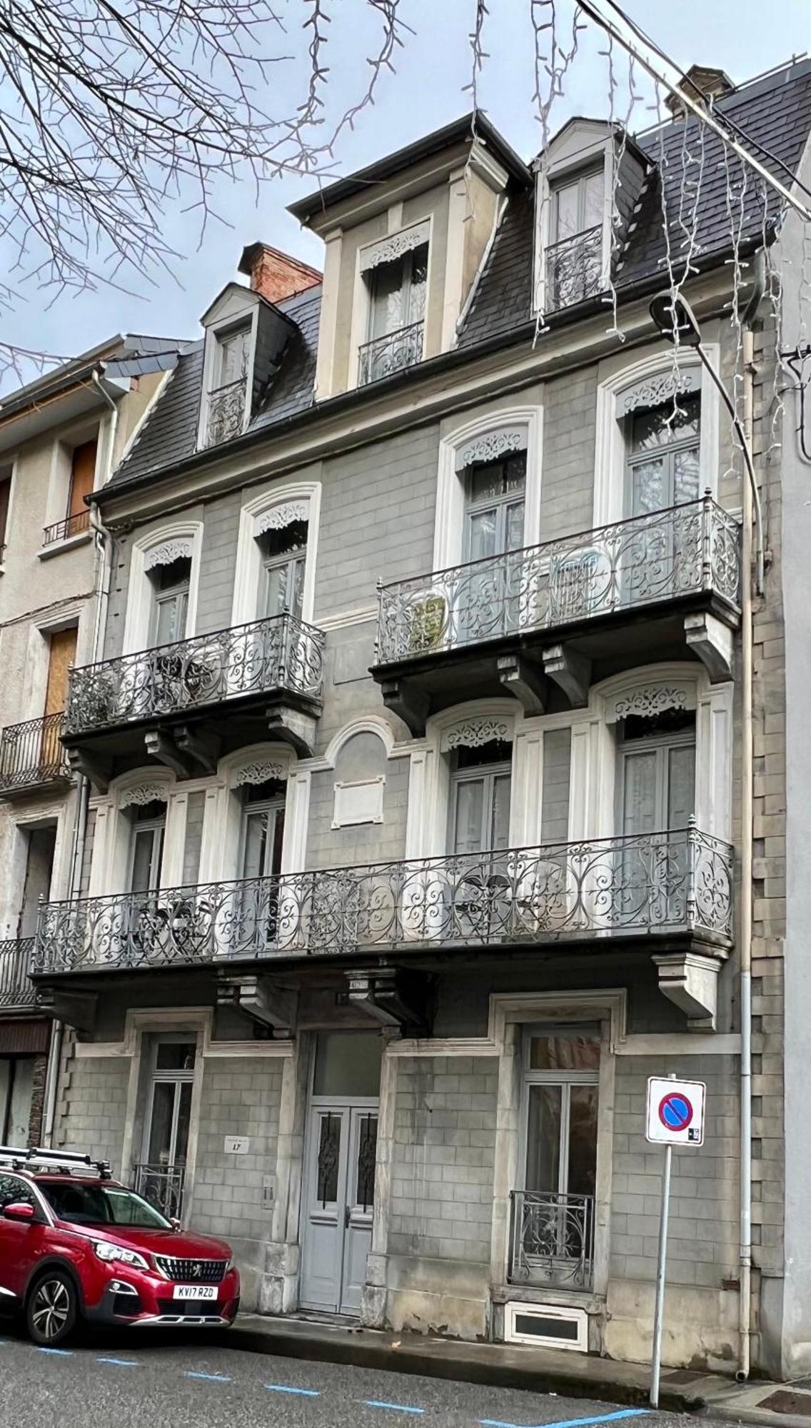 Fantastic Ground Floor Apartment Opposite Thermes Bagneres-de-Luchon Экстерьер фото